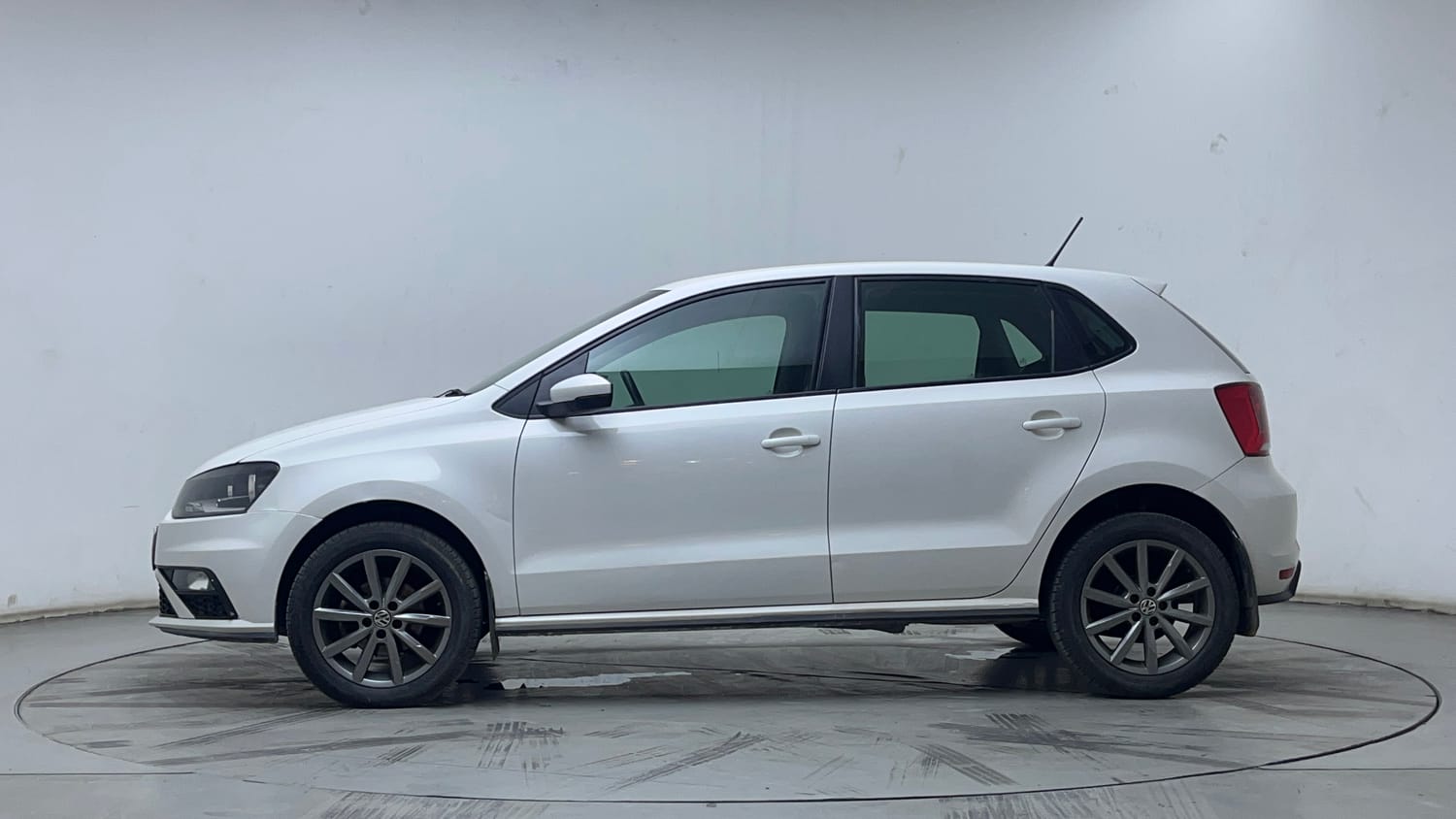 2020 Volkswagen Polo - 2