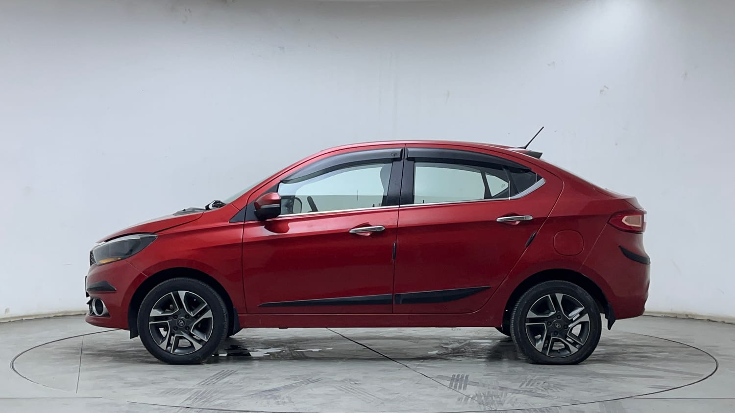 2017 Tata Tigor - 2