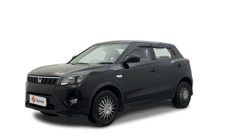 Used 2024 Mahindra XUV 300 W4 1.5 Diesel Diesel Manual Image