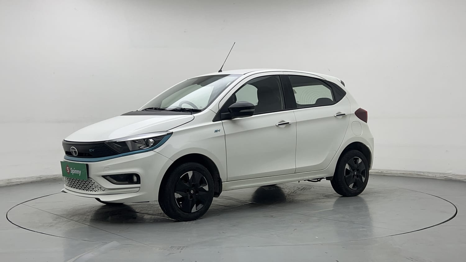 2024 Tata Tiago EV XZ Plus Long Range - Photo 9