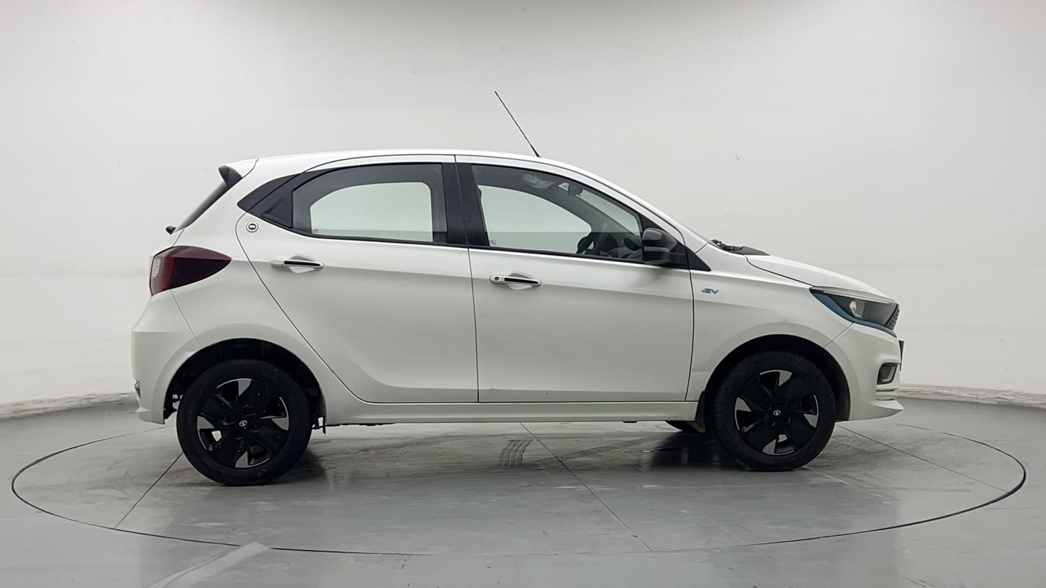 2024 Tata Tiago EV XZ Plus Long Range - Photo 6