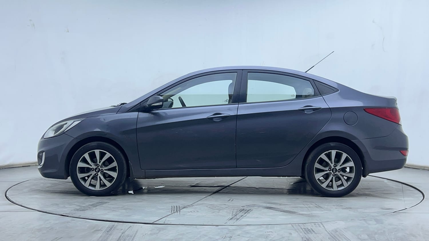 2013 Hyundai Verna - 2