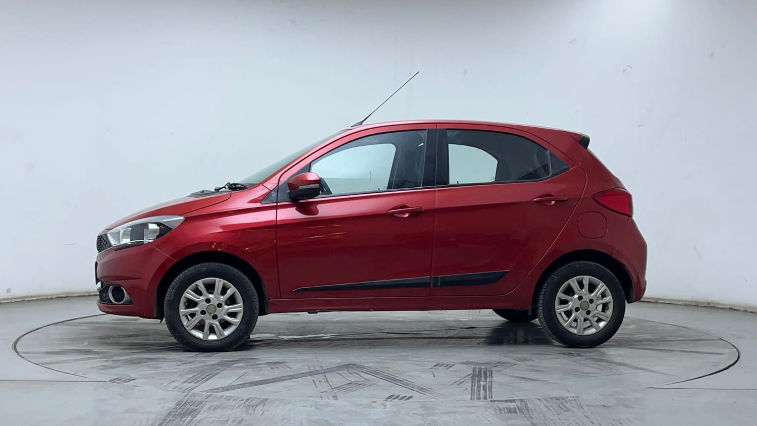 2016 Tata Tiago - 2
