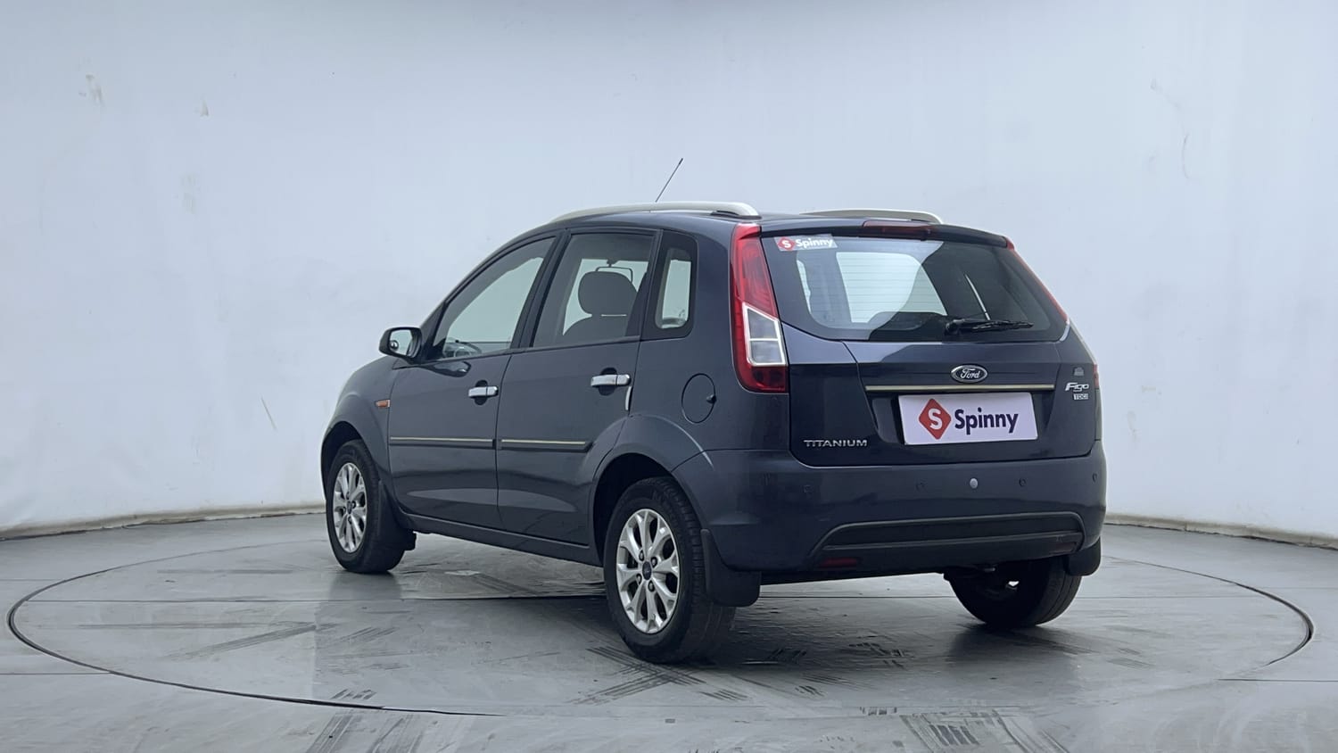 2013 Ford Figo - 3