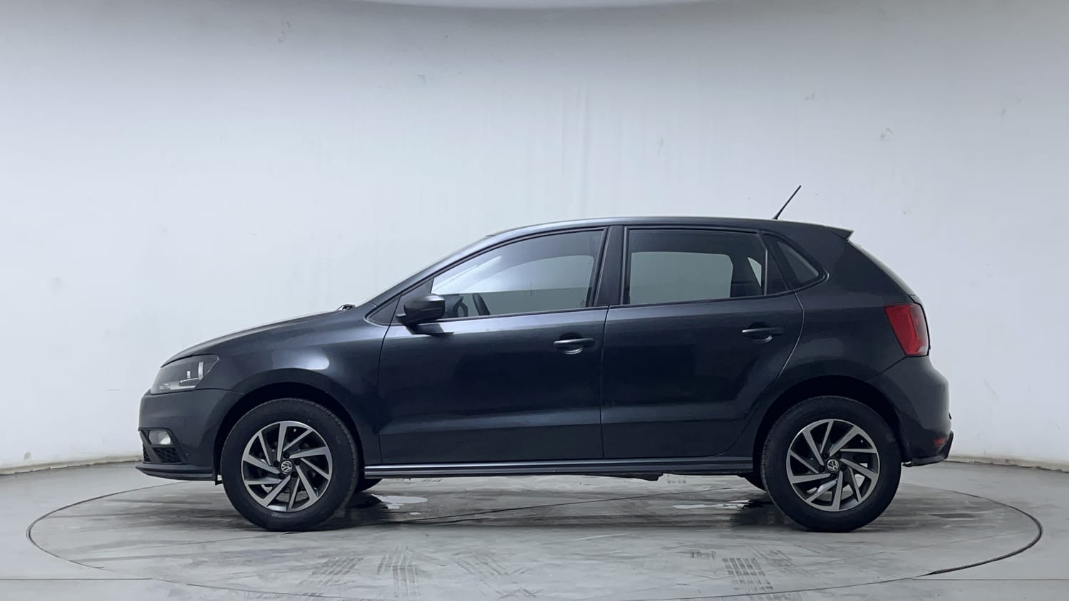 2019 Volkswagen Polo - 2