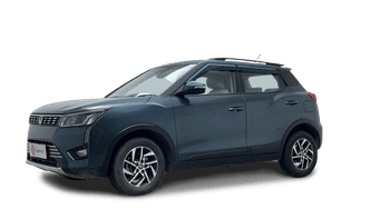 Used 2023 Mahindra XUV 300 W8 (O) 1.2 Petrol AMT Petrol Automatic Image