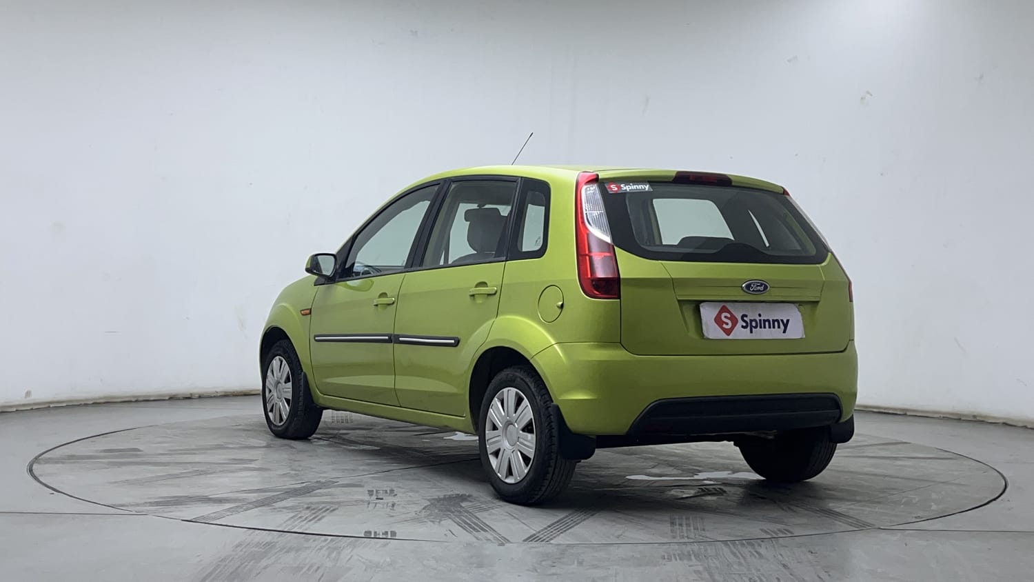 2011 Ford Figo - 3