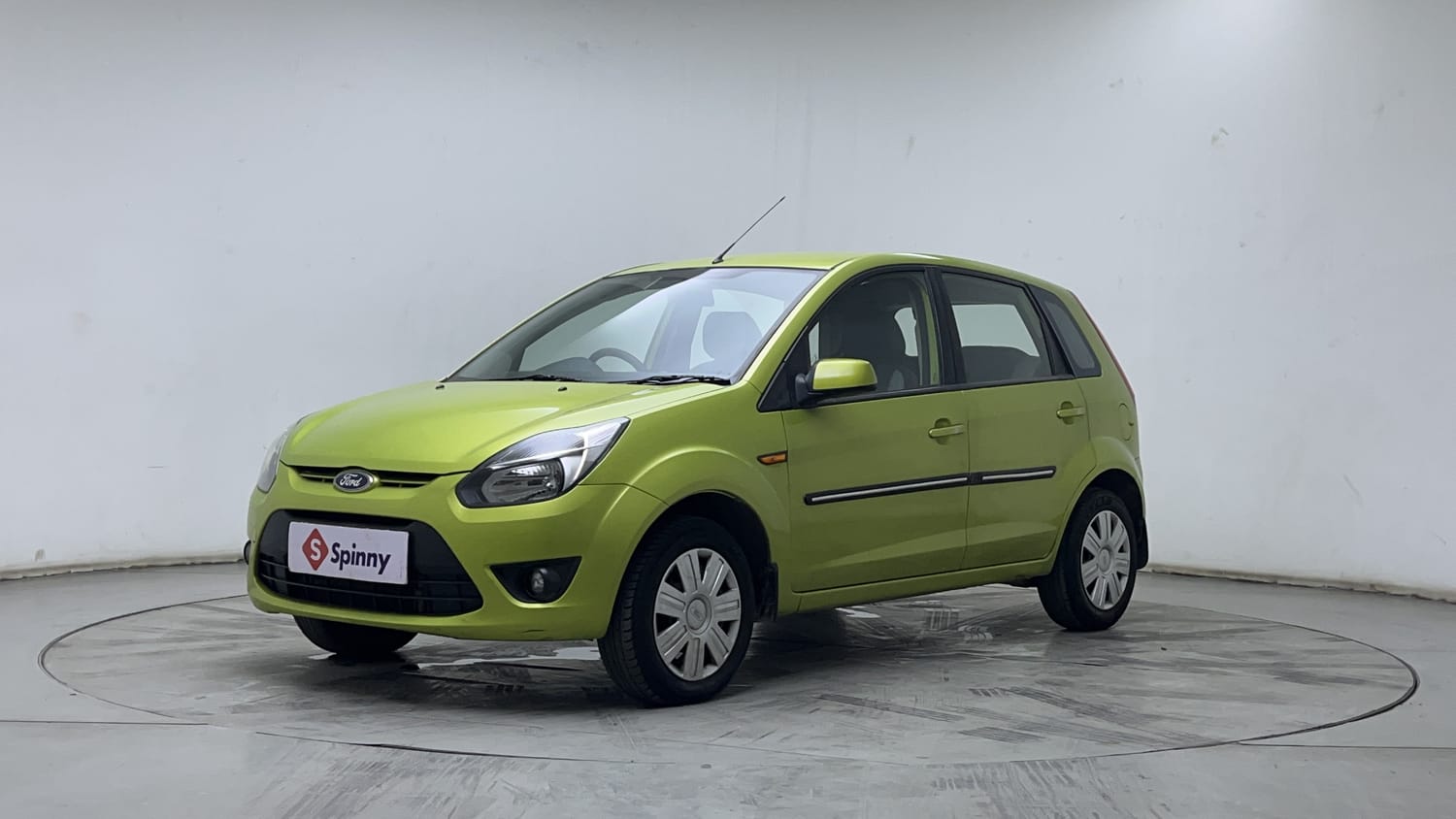 Ford Figo - Photo 1