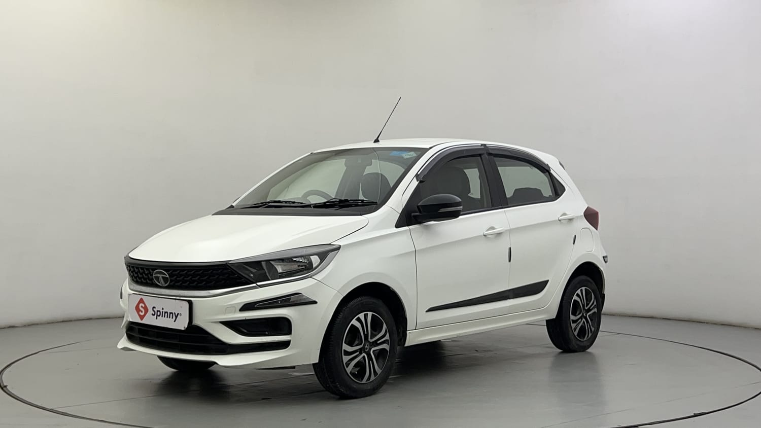 2022 Tata Tiago XT CNG