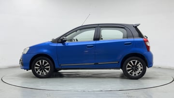 Used 2017 Toyota Etios Liva V Dual Tone Petrol Manual Image
