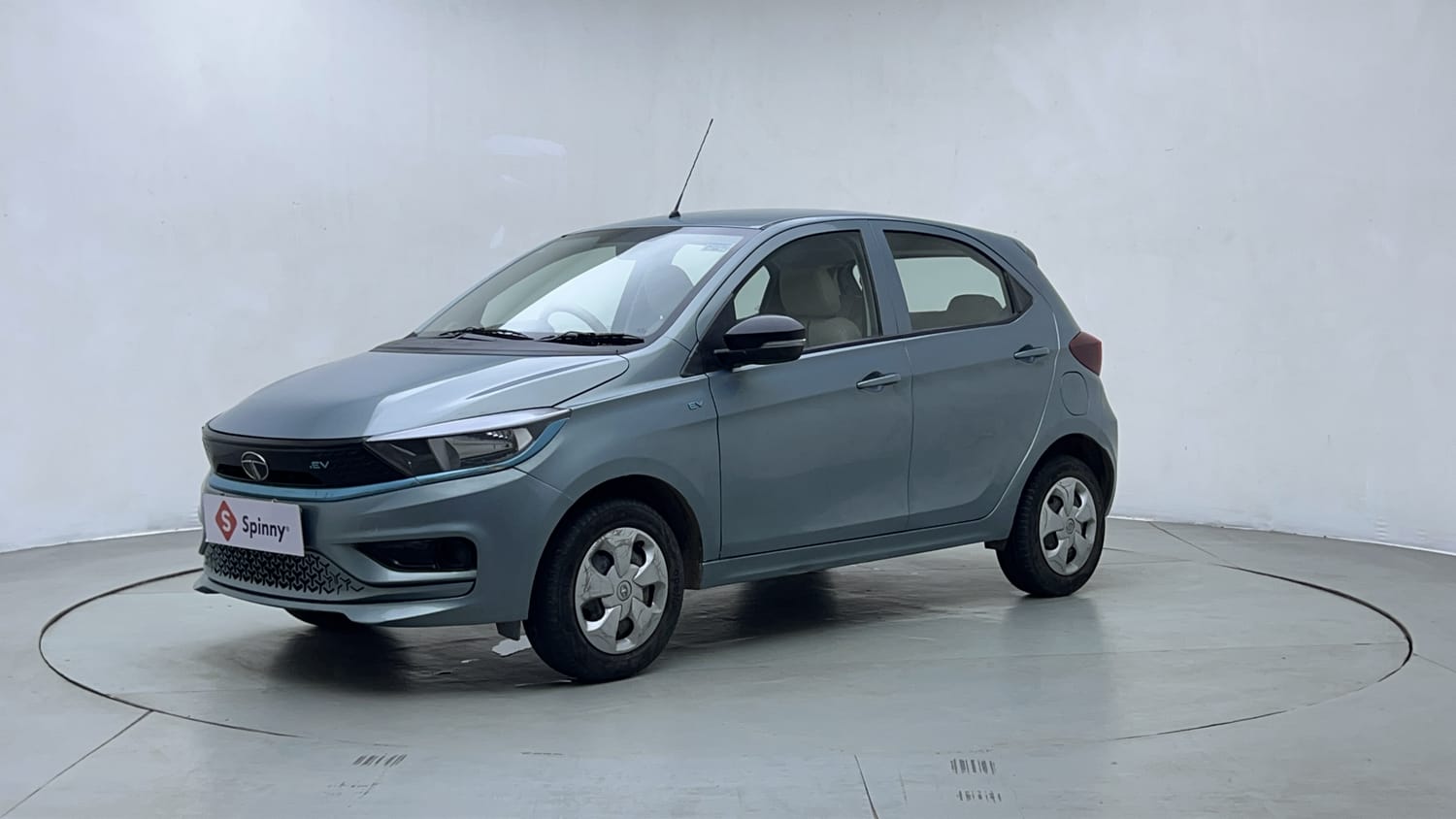 2023 Tata Tiago EV XT Medium Range - Photo 9