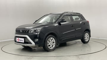 Used 2023 Mahindra XUV 300 W8 1.2 Petrol Petrol Manual Image