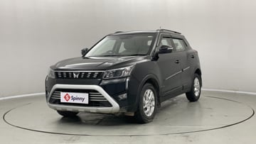Used 2023 Mahindra XUV 300 W8 1.2 Petrol Petrol Manual Image