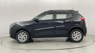 Used 2023 Mahindra XUV 300 W8 1.2 Petrol Petrol Manual Image