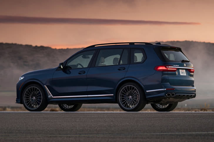 New BMW X7 exterior FRONT VIEW