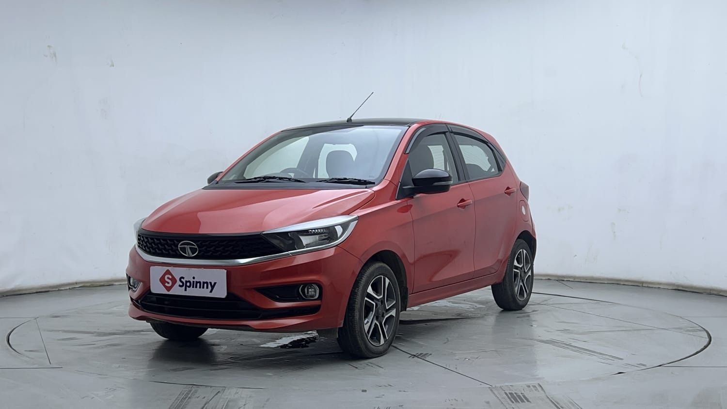 2021 Tata Tiago XZ Plus Dual Tone