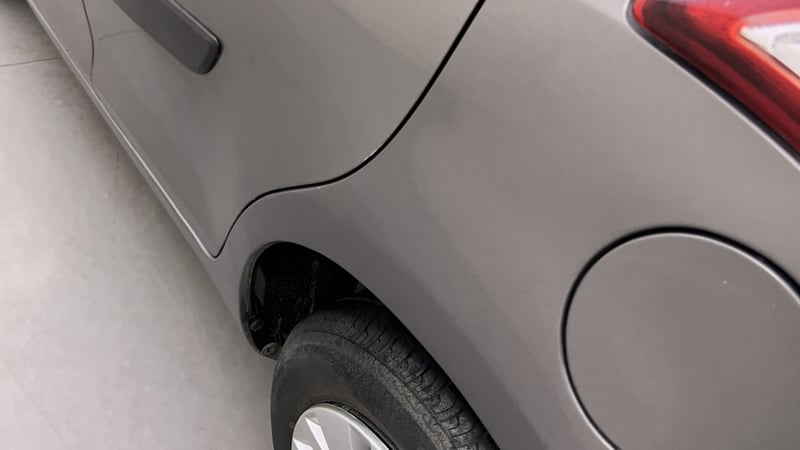 Used 2014 Maruti Suzuki Swift VXi Petrol Manual dents MINOR DENT