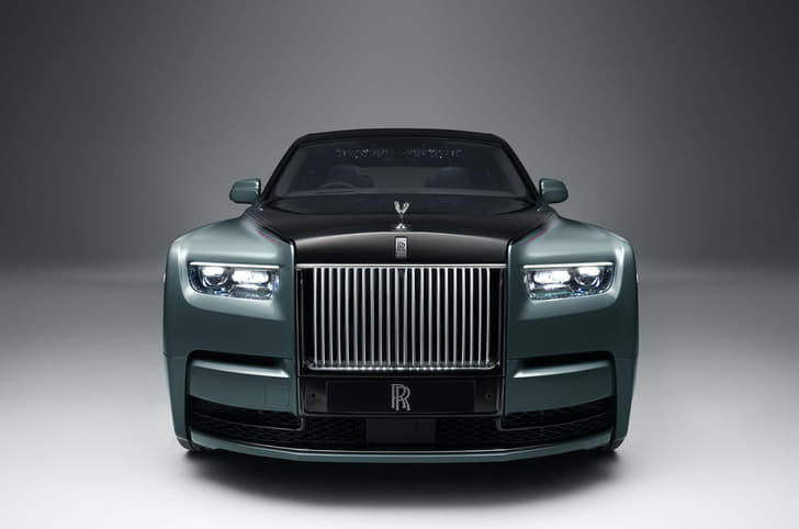 New Rolls-Royce Phantom exterior FRONT WINDSHIELD VIEW