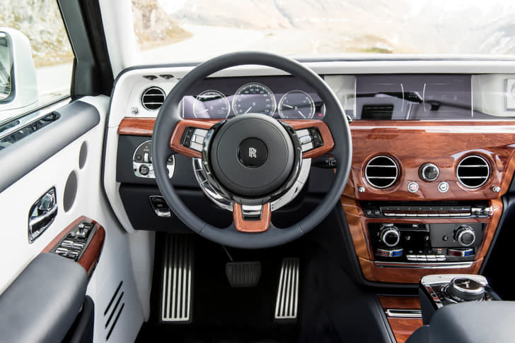 New Rolls-Royce Phantom interior MUSIC SYSTEM & AC CONTROL VIEW