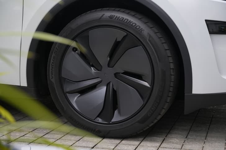 New Tesla Model Y engine ENGINE & BONNET OPEN FRONT VIEW