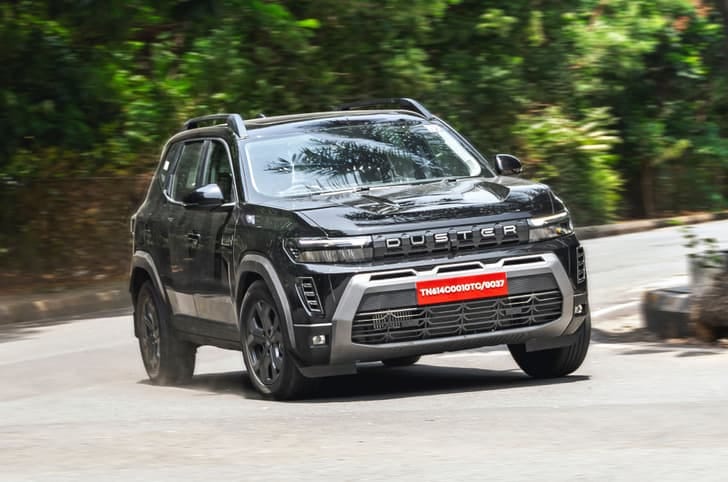 New Renault Duster exterior FRONT WINDSHIELD VIEW