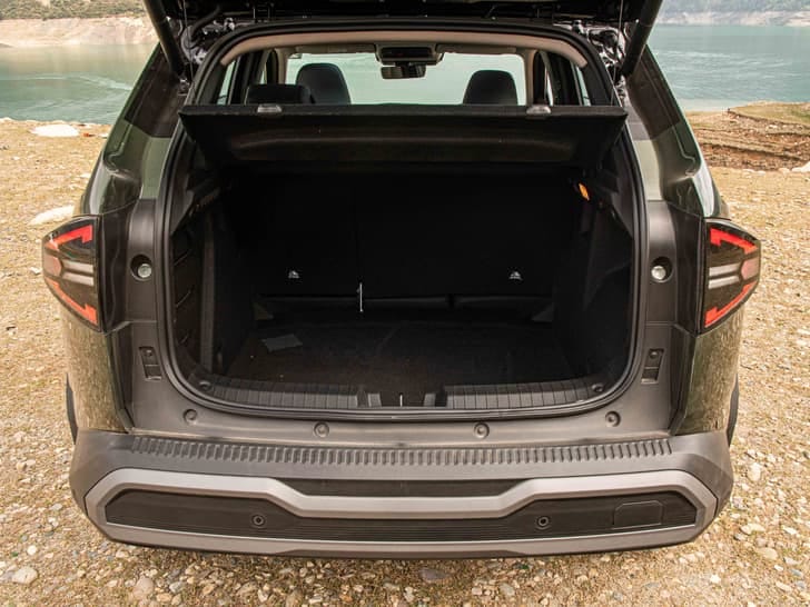 New Renault Duster interior DICKY INSIDE VIEW