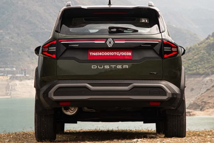 New Renault Duster exterior BACK WINDSHIELD VIEW