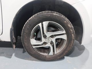 Used 2015 Datsun GO [2014-2019] T Petrol Manual tyres RIGHT FRONT TYRE RIM VIEW