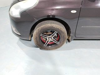 Used 2015 Nissan Sunny [2014-2020] XL Petrol Manual tyres LEFT FRONT TYRE RIM VIEW
