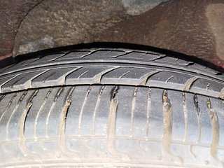 Used 2013 Hyundai i10 [2010-2016] Magna 1.2 Petrol Petrol Manual tyres LEFT REAR TYRE TREAD VIEW