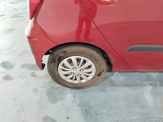 Used 2013 Hyundai i10 [2010-2016] Magna 1.2 Petrol Petrol Manual tyres RIGHT REAR TYRE RIM VIEW
