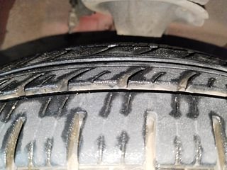 Used 2013 Hyundai i10 [2010-2016] Magna 1.2 Petrol Petrol Manual tyres RIGHT FRONT TYRE TREAD VIEW