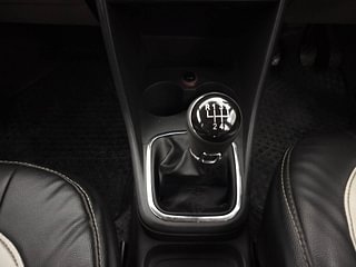 Used 2014 Volkswagen Polo [2010-2014] Highline 1.2 (D) Diesel Manual interior GEAR  KNOB VIEW