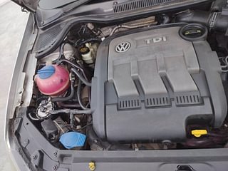 Used 2014 Volkswagen Polo [2010-2014] Highline 1.2 (D) Diesel Manual engine ENGINE RIGHT SIDE VIEW