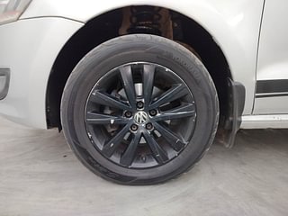 Used 2014 Volkswagen Polo [2010-2014] Highline 1.2 (D) Diesel Manual tyres LEFT FRONT TYRE RIM VIEW