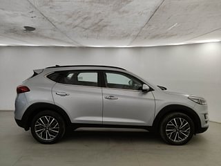 Used 2021 Hyundai Tucson GLS 4WD AT Diesel Diesel Automatic exterior RIGHT SIDE VIEW