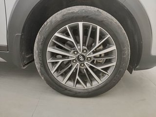 Used 2021 Hyundai Tucson GLS 4WD AT Diesel Diesel Automatic tyres RIGHT FRONT TYRE RIM VIEW