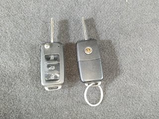 Used 2011 Volkswagen Polo [2010-2014] Highline1.2L (P) Petrol Manual extra CAR KEY VIEW