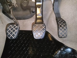 Used 2011 Volkswagen Polo [2010-2014] Highline1.2L (P) Petrol Manual interior PEDALS VIEW
