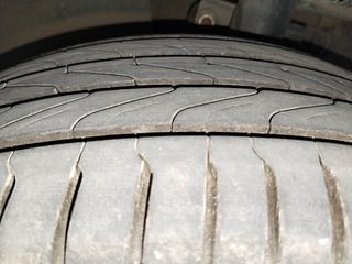 Used 2011 Volkswagen Polo [2010-2014] Highline1.2L (P) Petrol Manual tyres LEFT FRONT TYRE TREAD VIEW