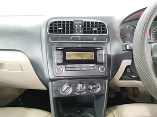 Used 2011 Volkswagen Polo [2010-2014] Highline1.2L (P) Petrol Manual interior MUSIC SYSTEM & AC CONTROL VIEW