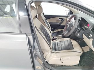 Used 2011 Volkswagen Polo [2010-2014] Highline1.2L (P) Petrol Manual interior RIGHT SIDE FRONT DOOR CABIN VIEW