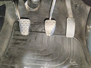Used 2017 Ford Figo [2015-2019] Trend 1.2 Ti-VCT Petrol Manual interior PEDALS VIEW