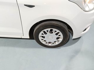 Used 2017 Ford Figo [2015-2019] Trend 1.2 Ti-VCT Petrol Manual tyres RIGHT FRONT TYRE RIM VIEW