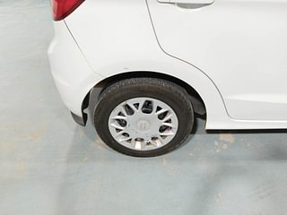 Used 2017 Ford Figo [2015-2019] Trend 1.2 Ti-VCT Petrol Manual tyres RIGHT REAR TYRE RIM VIEW