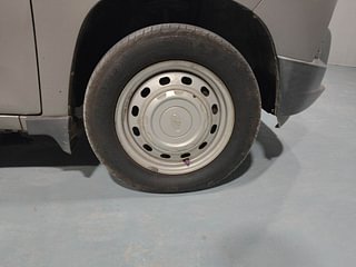 Used 2016 Mahindra KUV100 [2015-2017] K2 6 STR Petrol Manual tyres RIGHT FRONT TYRE RIM VIEW