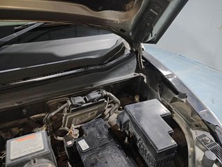 Used 2016 Mahindra KUV100 [2015-2017] K2 6 STR Petrol Manual engine ENGINE LEFT SIDE HINGE & APRON VIEW