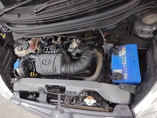 Used 2018 Hyundai Eon [2011-2018] Magna + Petrol Manual engine ENGINE LEFT SIDE VIEW