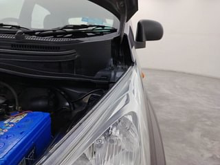 Used 2018 Hyundai Eon [2011-2018] Magna + Petrol Manual engine ENGINE LEFT SIDE HINGE & APRON VIEW