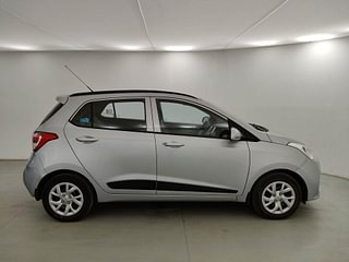 Used 2019 Hyundai Grand i10 Sportz 1.2 Kappa VTVT Petrol Manual exterior RIGHT SIDE VIEW
